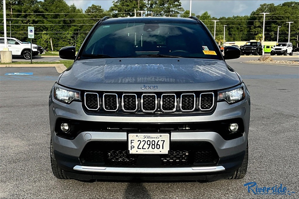 2023 Jeep Compass Limited photo 2
