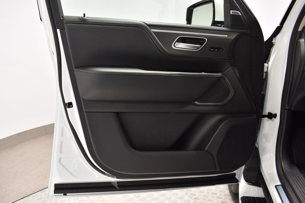 2026 Infiniti QX80 Pure photo 8
