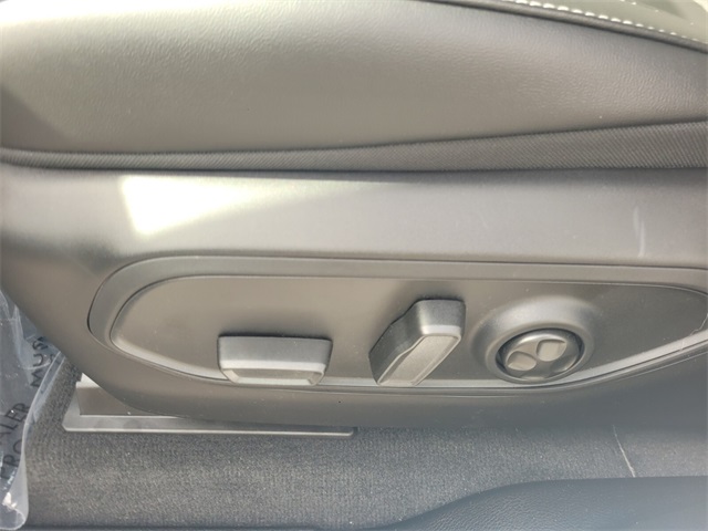 2025 Jeep Grand Cherokee Limited photo 2