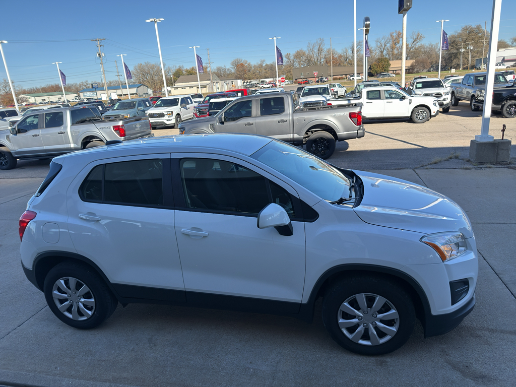 2016 Chevrolet Trax LS photo 4