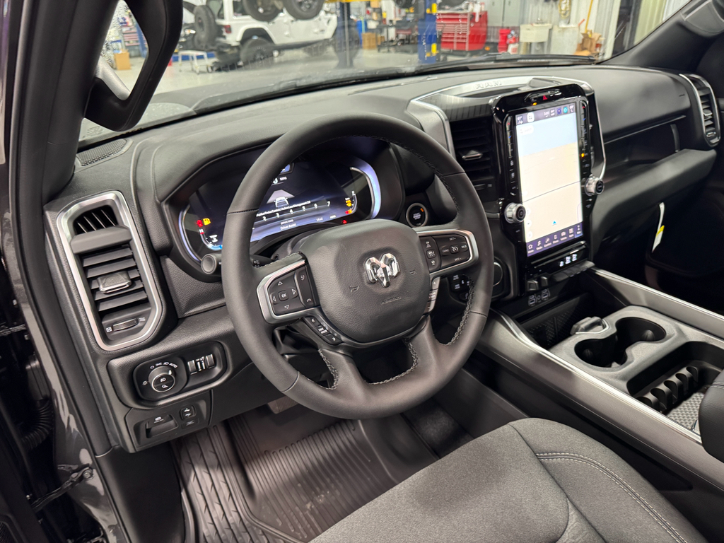 2025 Ram 1500 Big Horn photo 4
