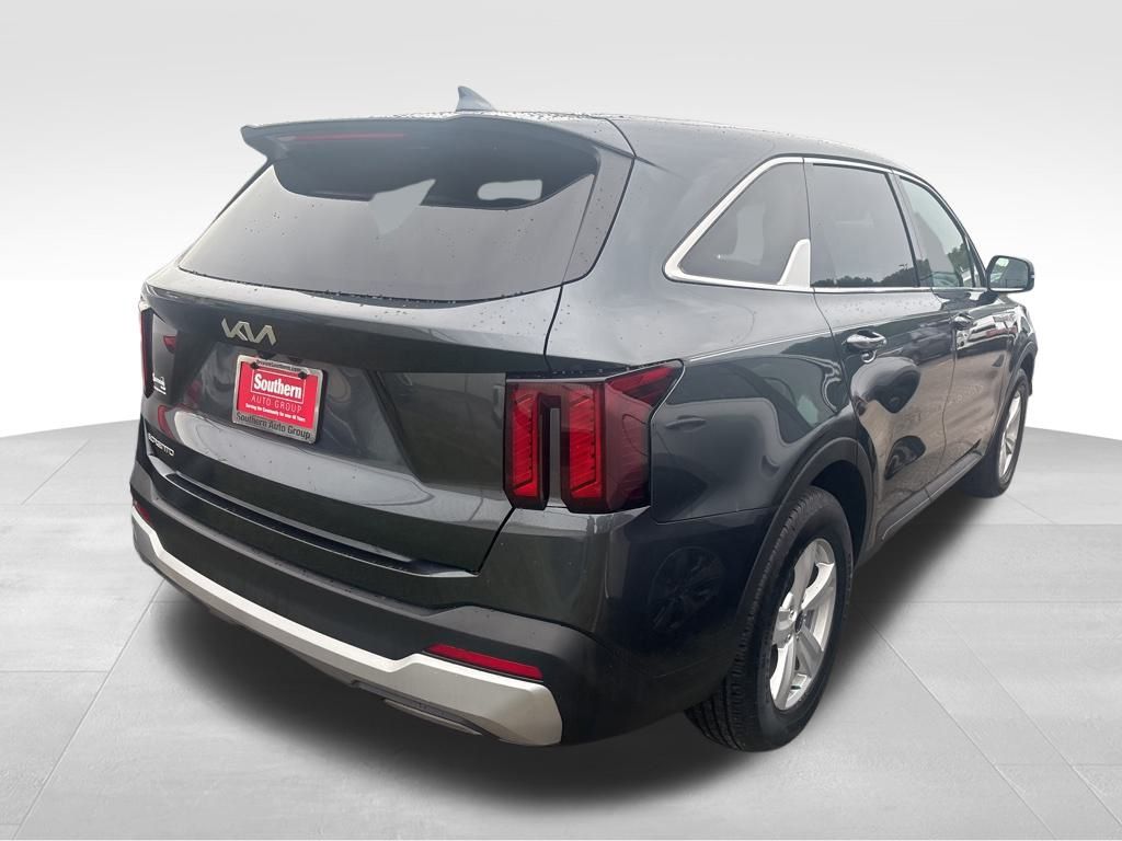 2025 Kia Sorento LX photo 12
