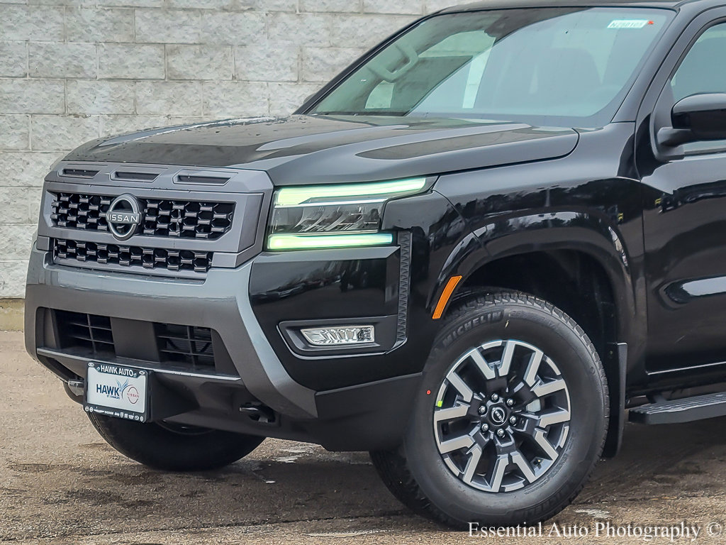2025 Nissan Frontier SL photo 2