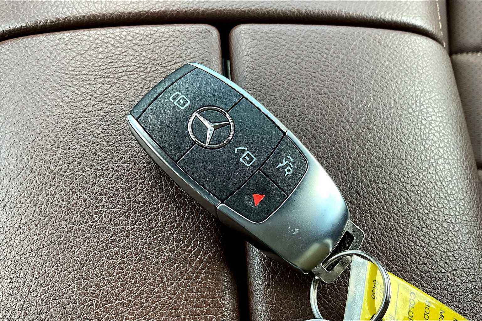 2024 Mercedes Benz GLS 450 4MATIC photo 11