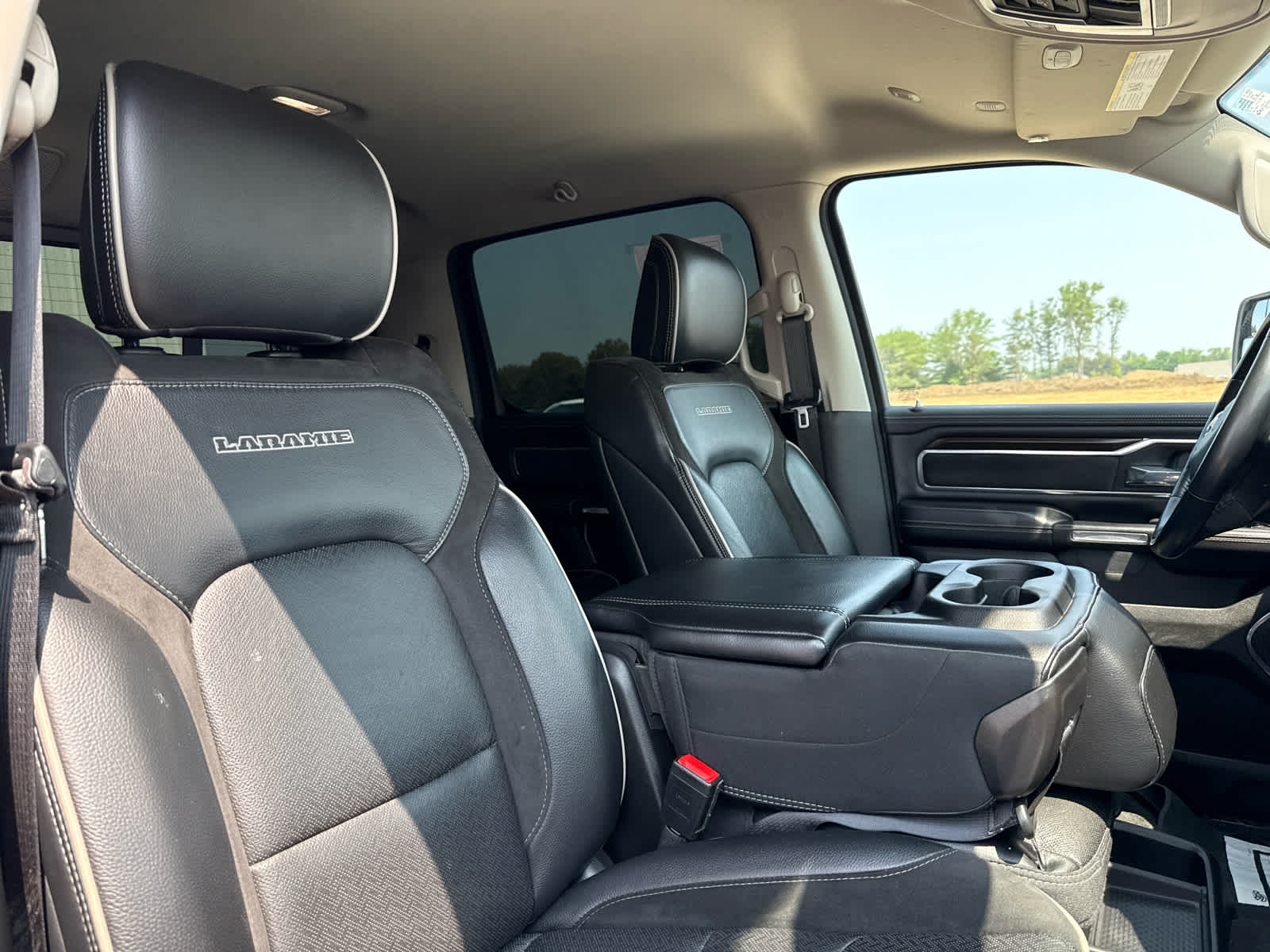 2022 Ram 1500 Laramie photo 17