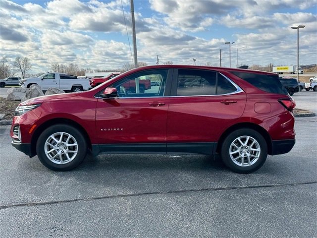 2024 Chevrolet Equinox LT photo 2