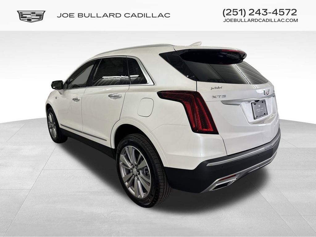 2025 Cadillac XT5 Premium Luxury photo 3