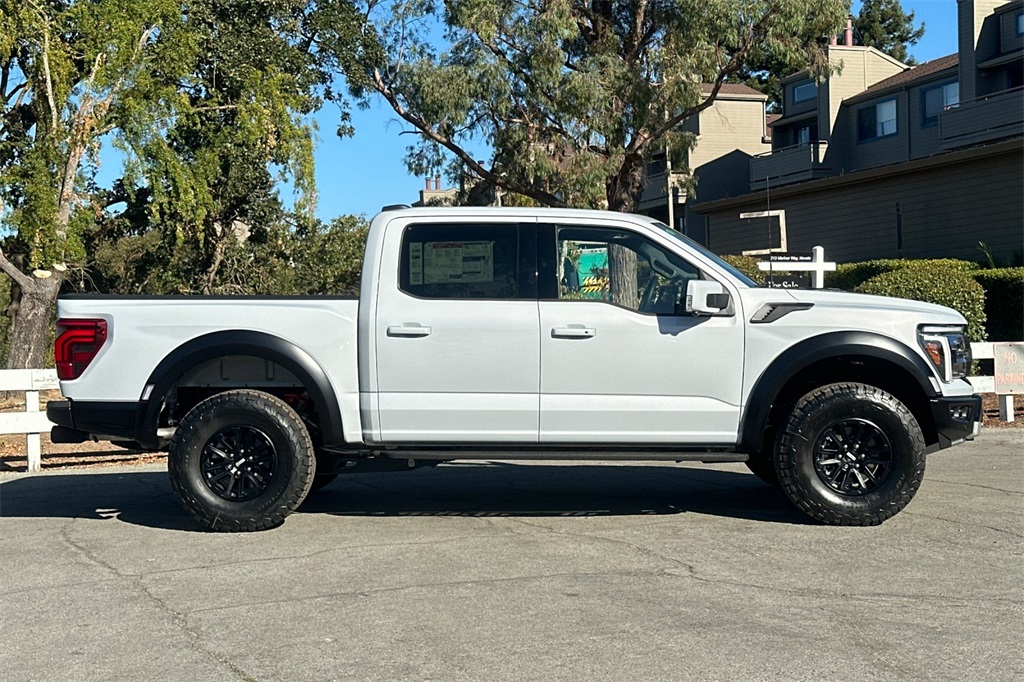 2025 Ford F-150 Raptor photo 3