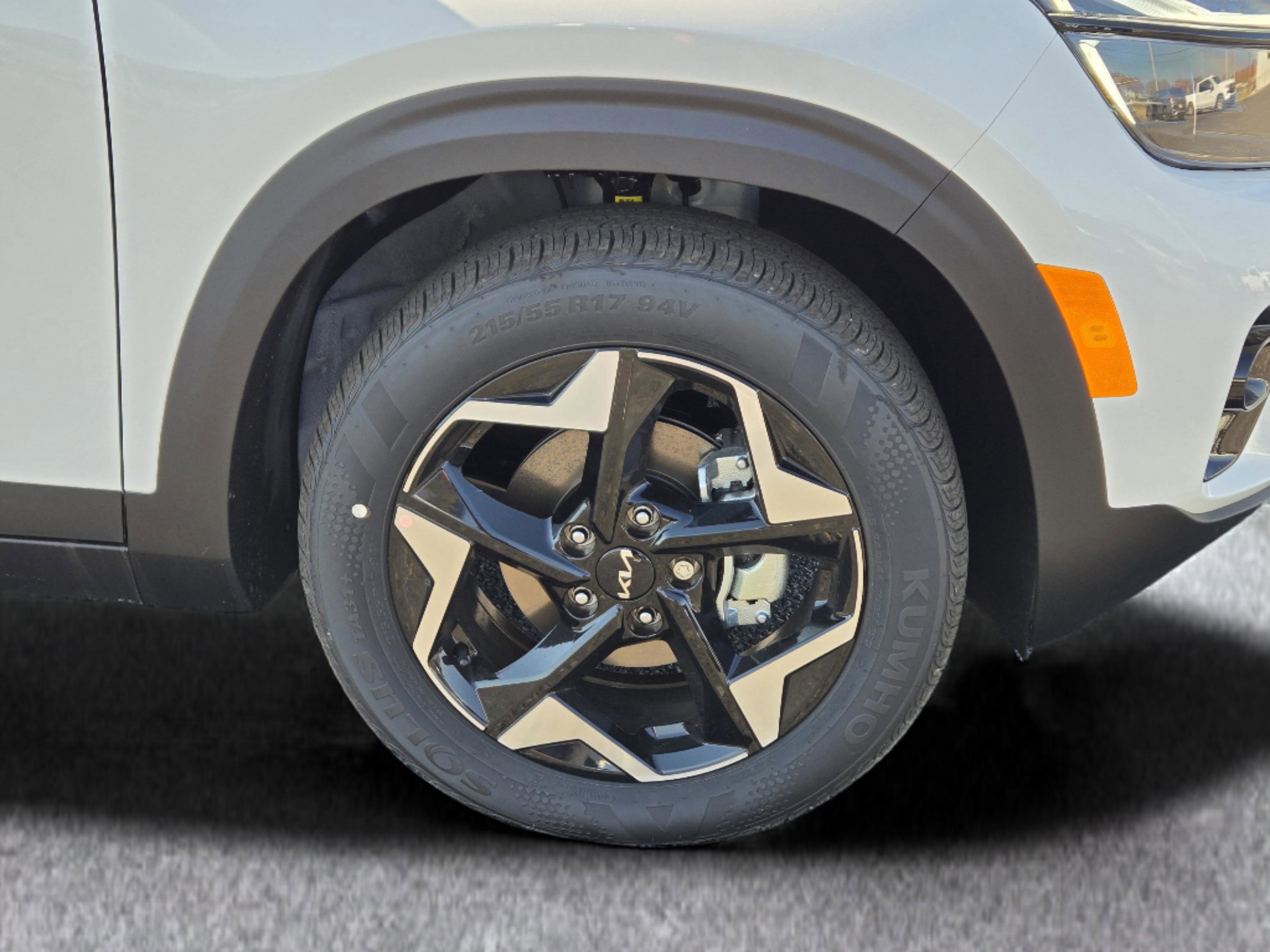 2026 Kia Seltos EX photo 4