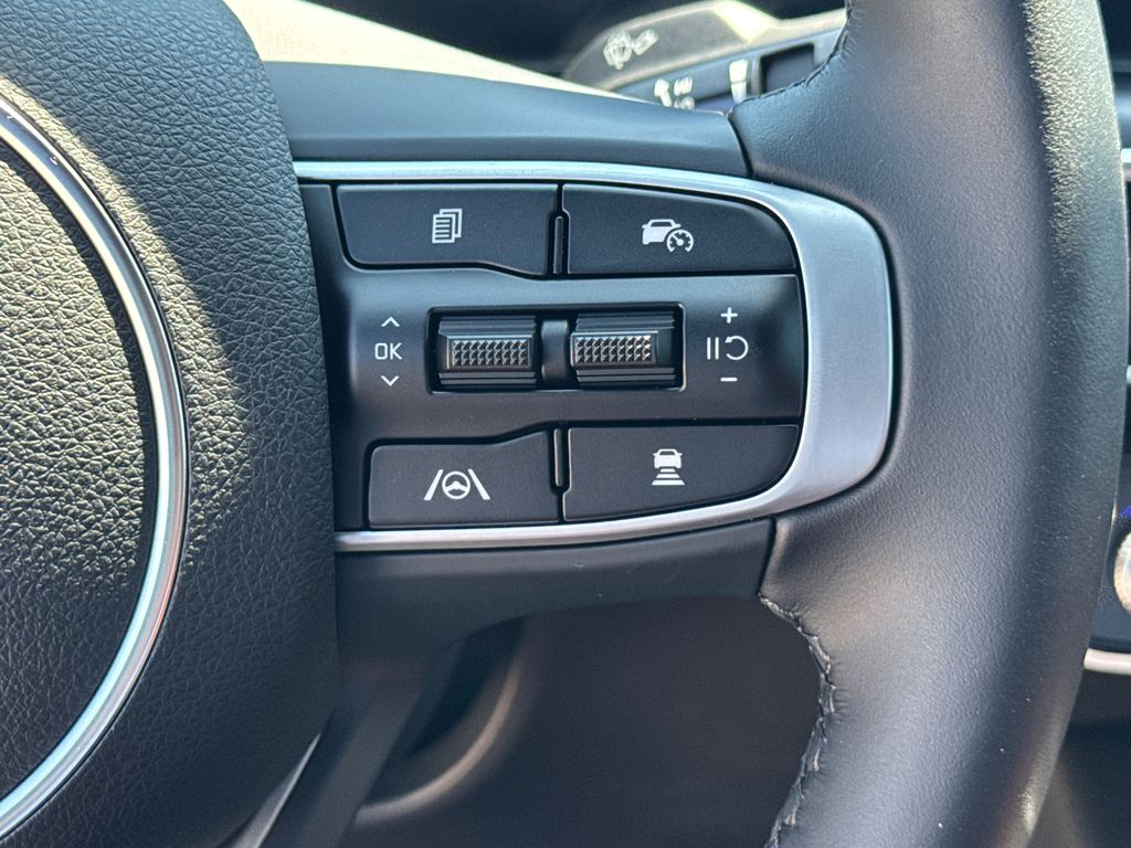 2025 Kia K5 GT-Line photo 26