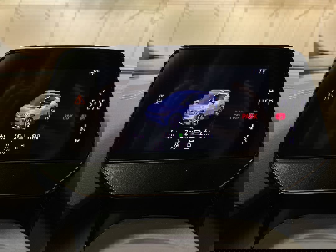 New 2025 Pure White Volkswagen Pro image 21