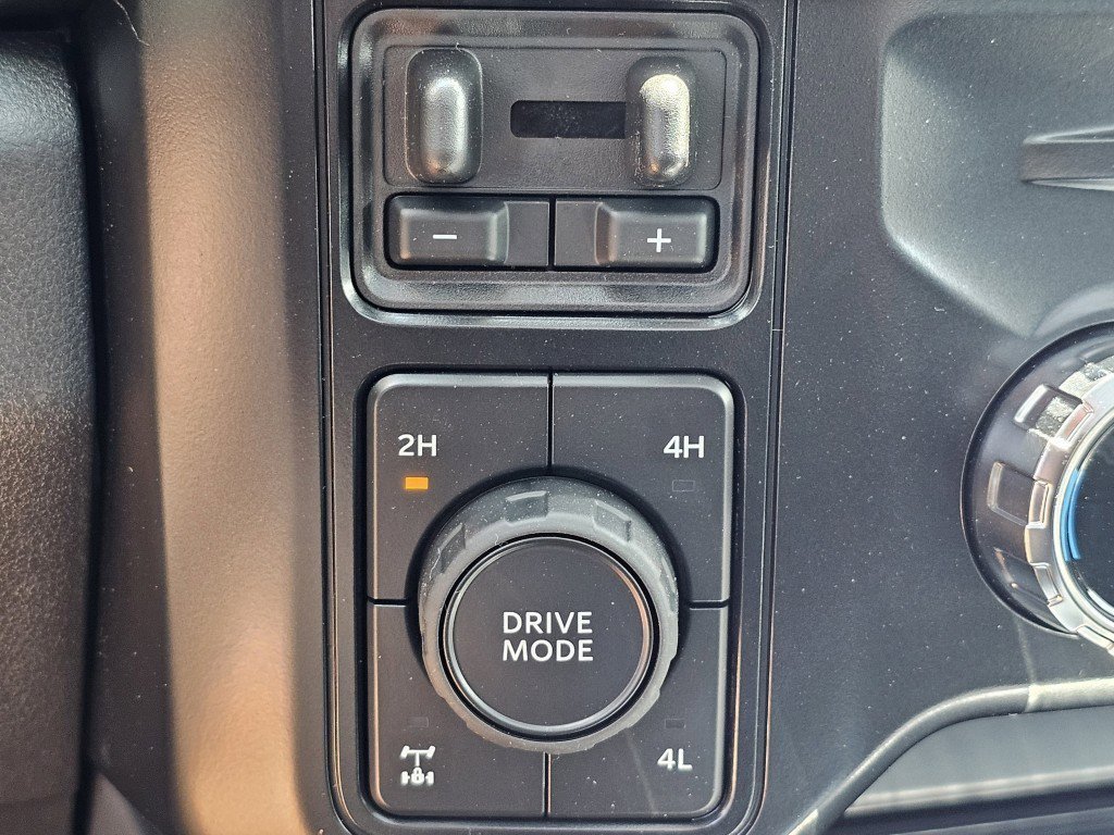 2025 Ford F-350 Lariat photo 4