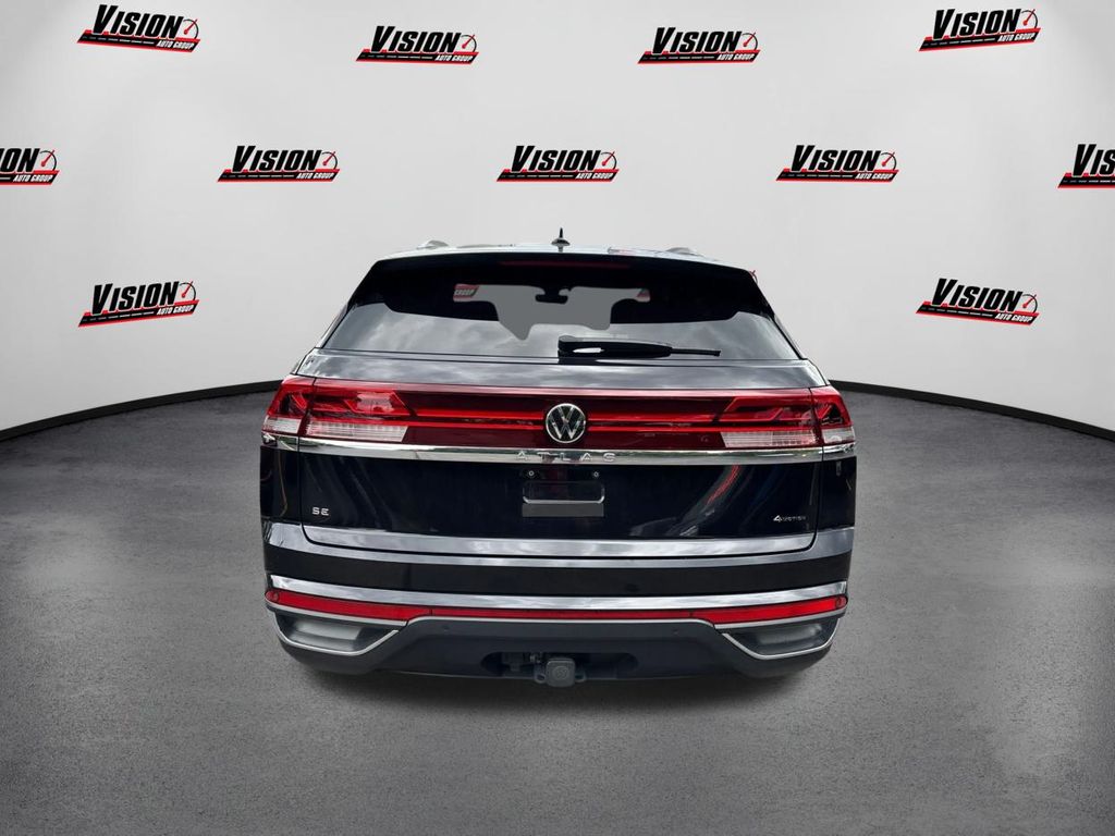 2024 Volkswagen Atlas Cross Sport SE Technology photo 6