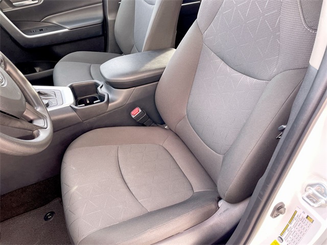 2025 Toyota RAV4 Hybrid XLE photo 3