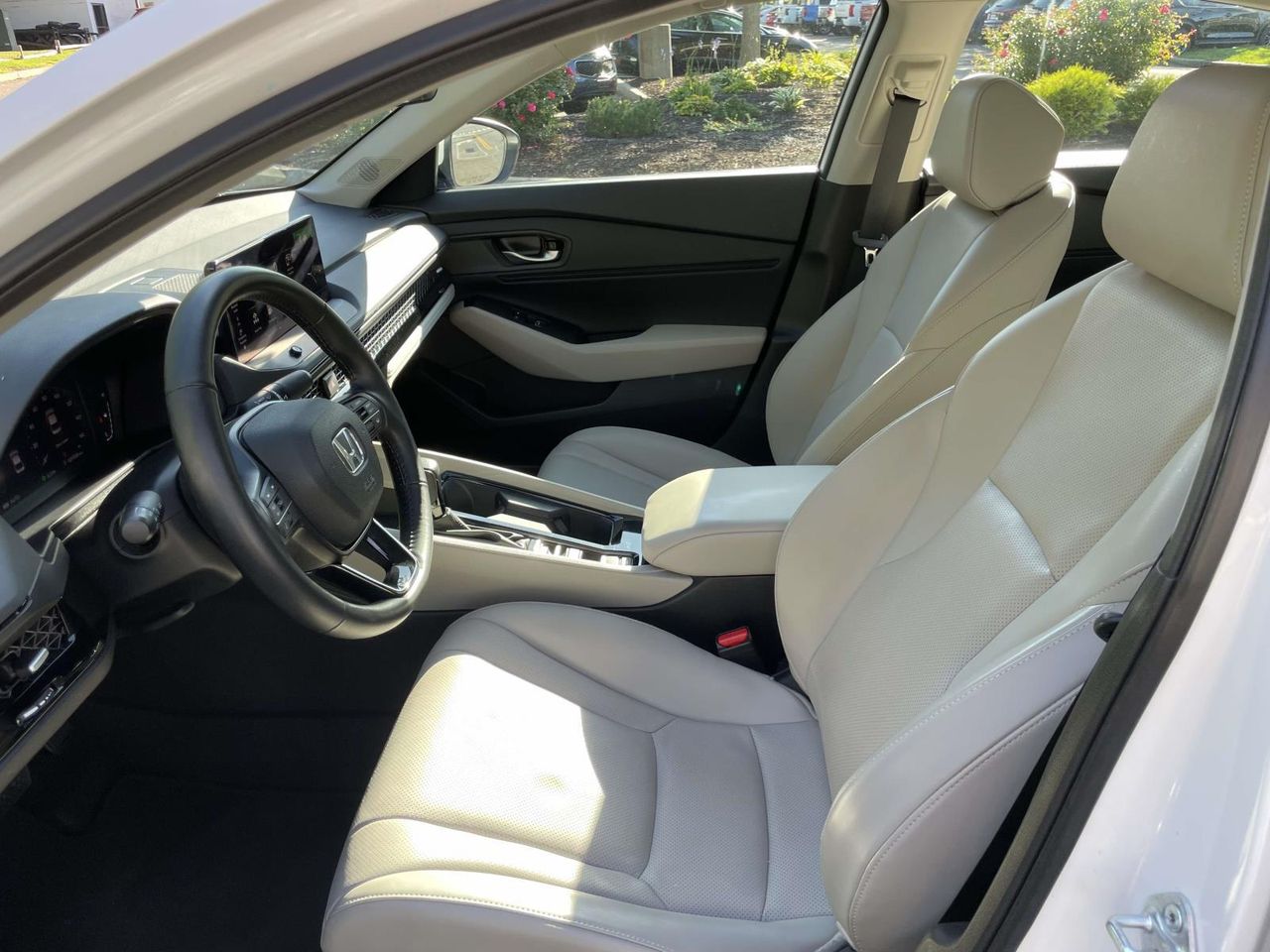 2023 Toyota RAV4 Hybrid photo 9