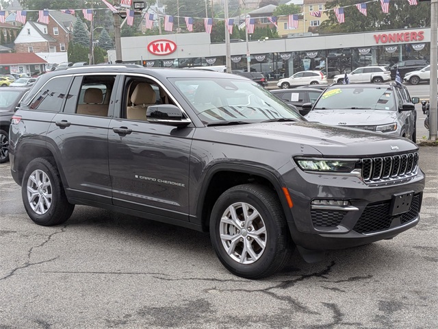 2022 Jeep Grand Cherokee Limited photo 3