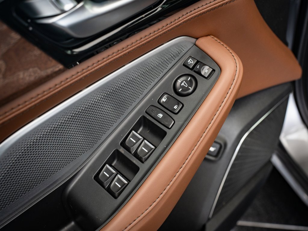 2026 Acura MDX SH-AWD Advance photo 21