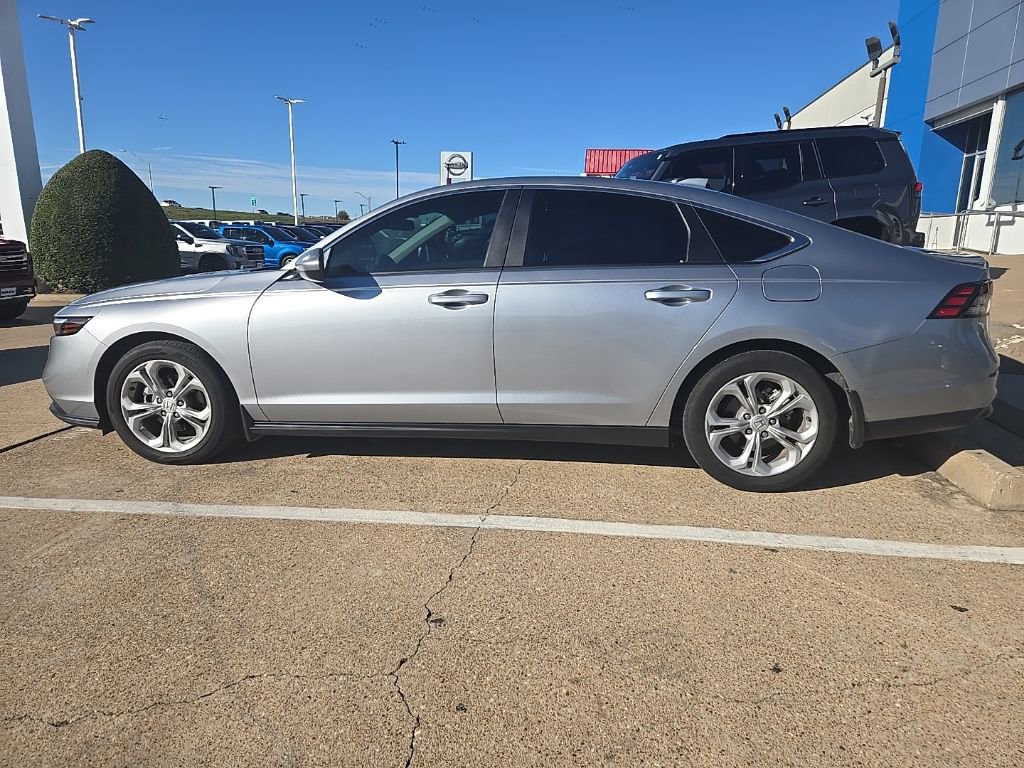 2023 Honda Accord LX photo 4