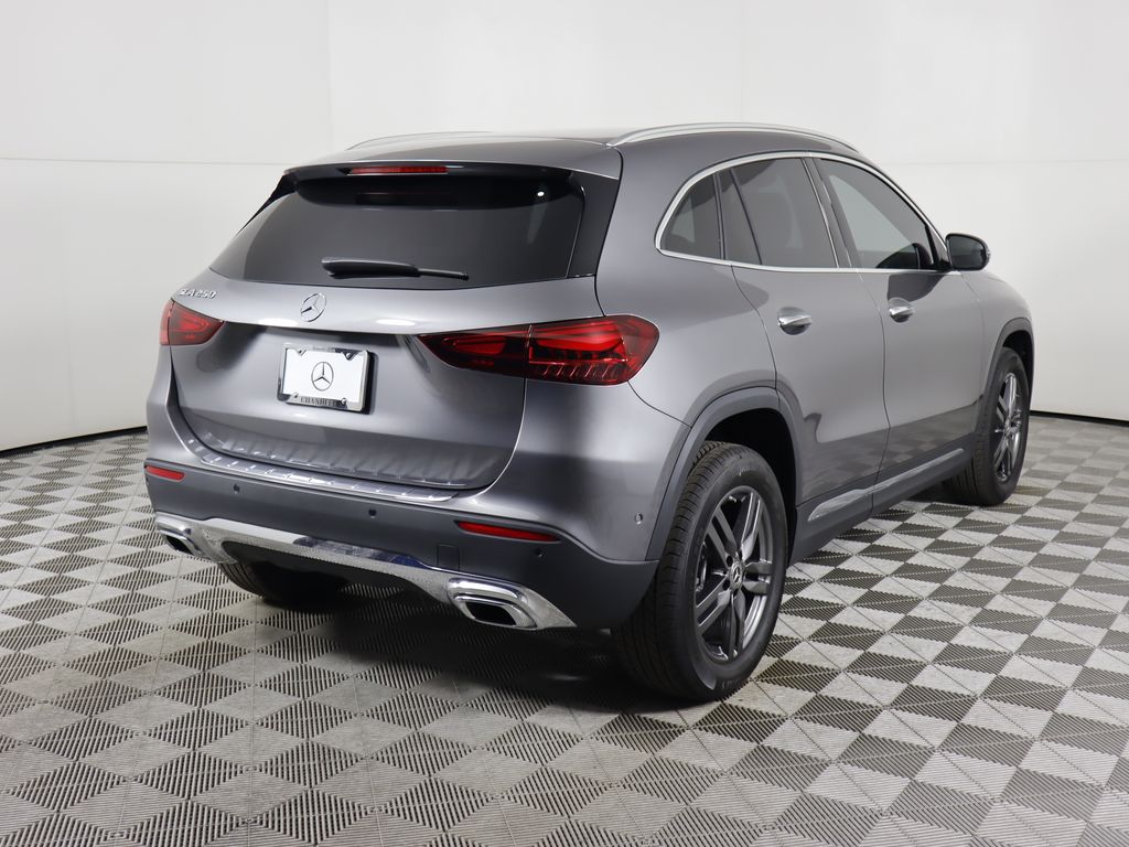 2025 Mercedes Benz GLA 250 photo 5
