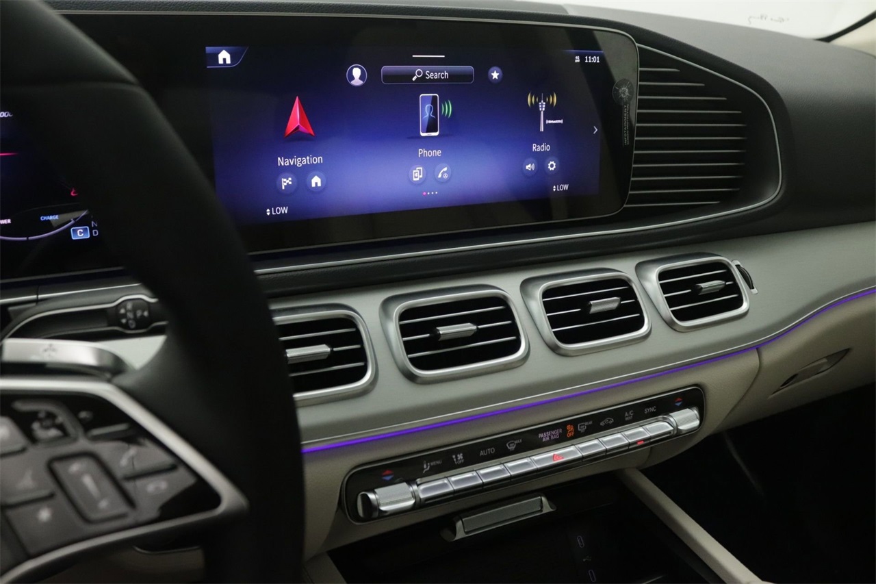 2026 Mercedes Benz GLE 580 4MATIC photo 3