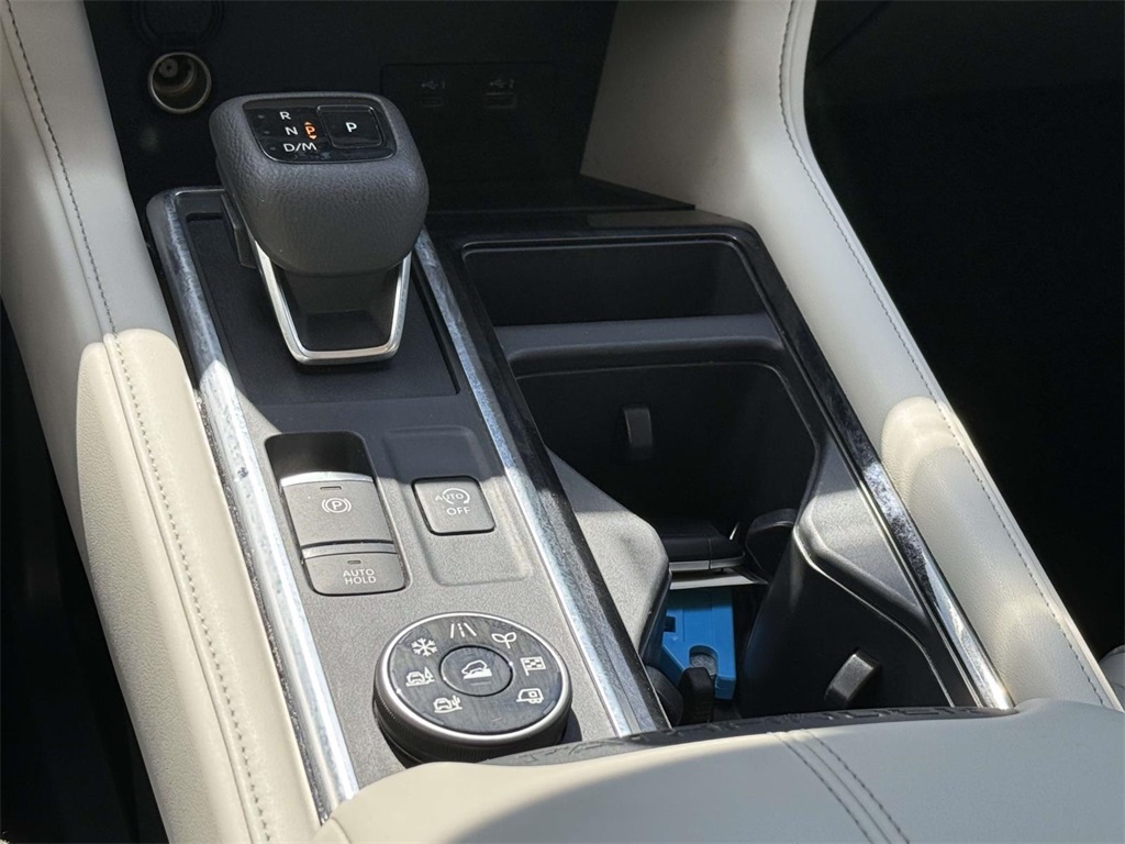 2023 Nissan Pathfinder SL photo 22