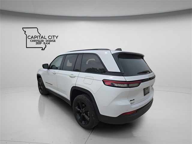 2024 Jeep Grand Cherokee Limited photo 2