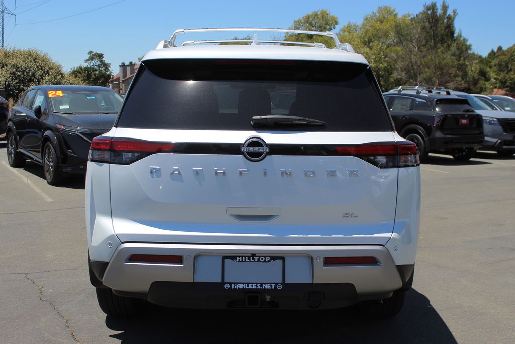 2025 Nissan Pathfinder SL photo 7