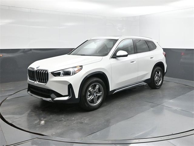 2026 BMW X1 28i's photo
