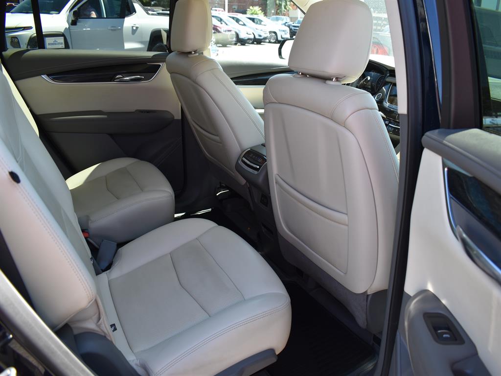 2021 Cadillac XT6 Premium Luxury photo 3
