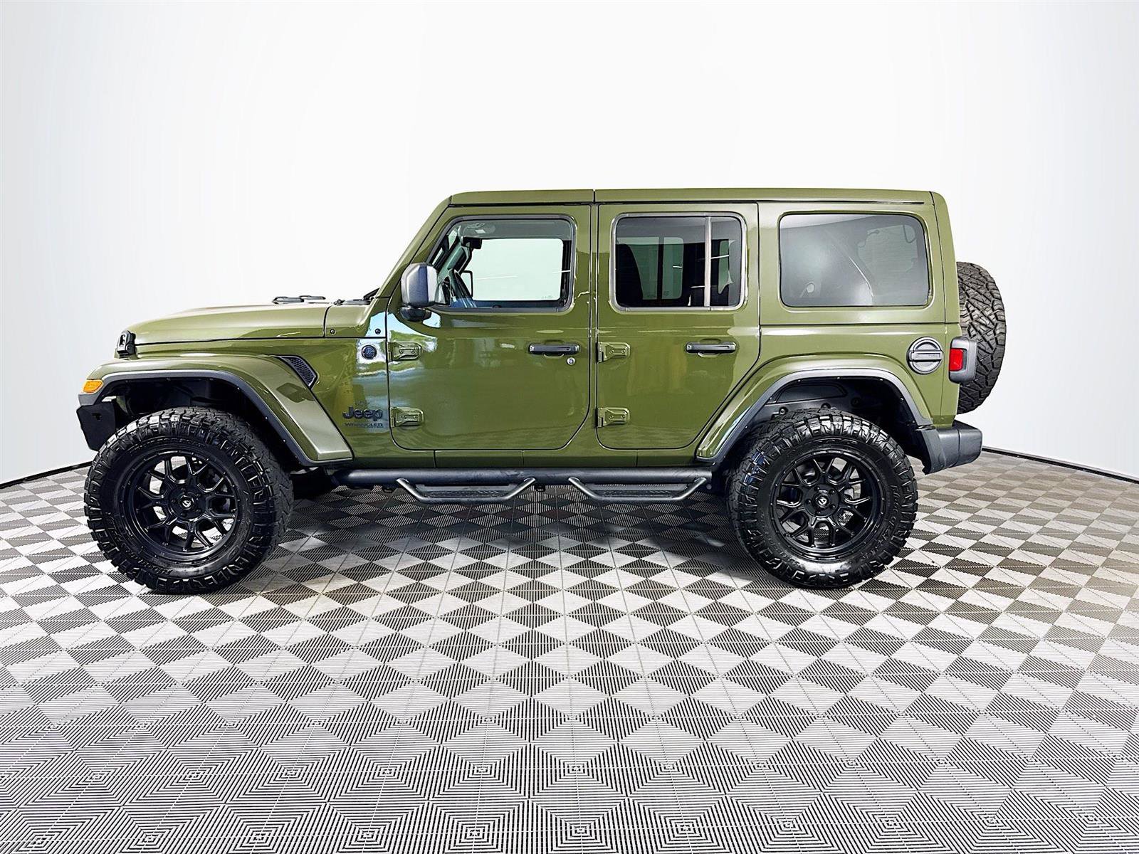 2022 Jeep Wrangler Unlimited Sahara photo 8