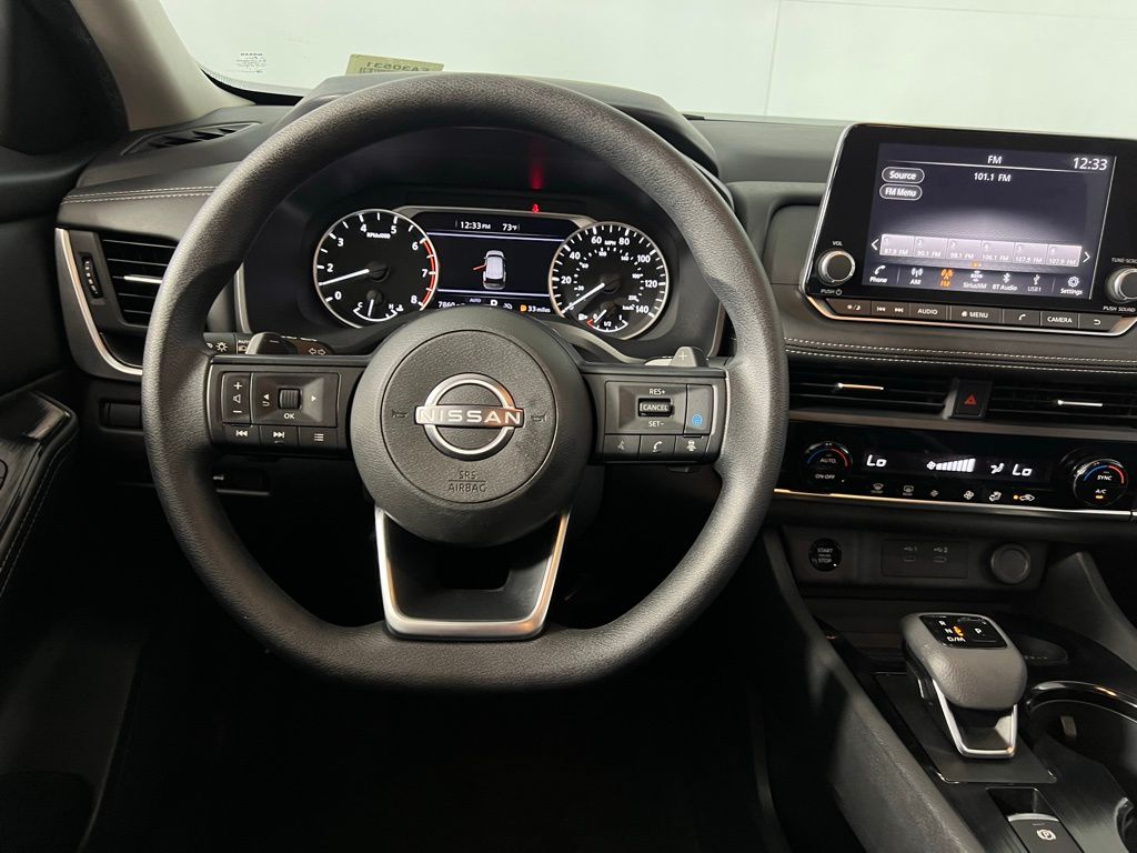 2024 Nissan Rogue SV photo 10