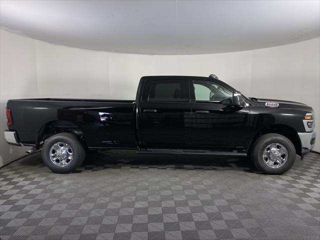 2025 Ram 2500 Tradesman photo 2