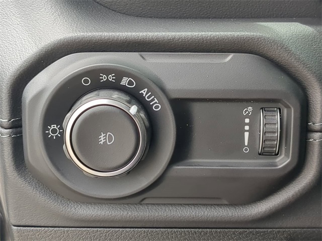 2025 Jeep Wrangler Sahara photo 22
