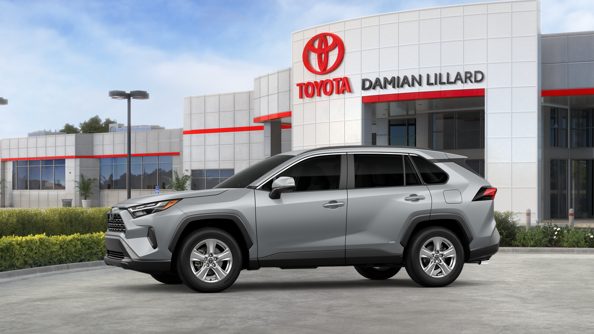 2025 Toyota RAV4 Hybrid XLE photo 3