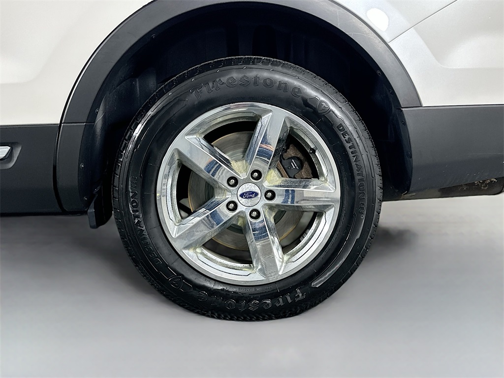 2016 Ford Explorer XLT photo 27