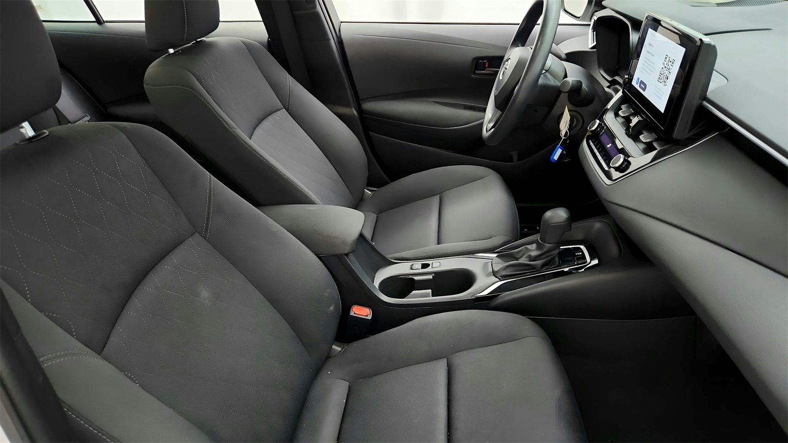 2024 Toyota Corolla LE photo 35