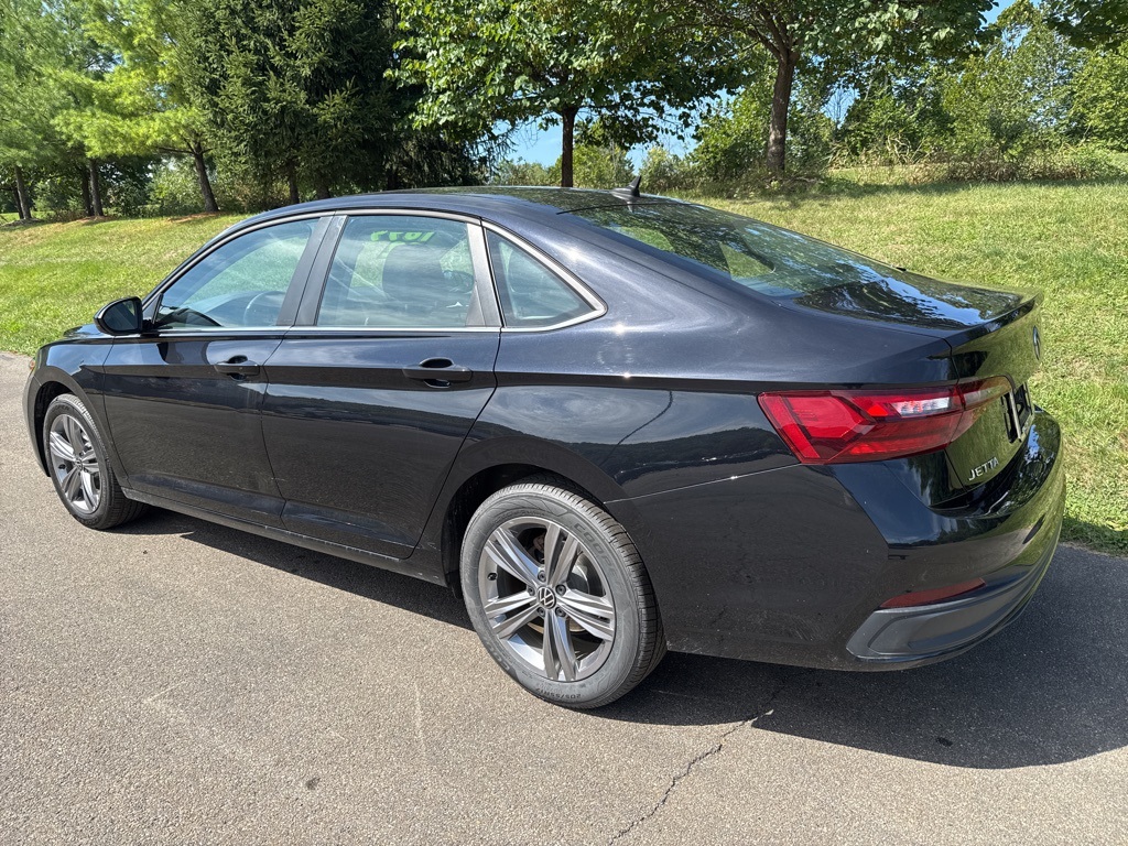 2022 Volkswagen Jetta 1.5T SE photo 4