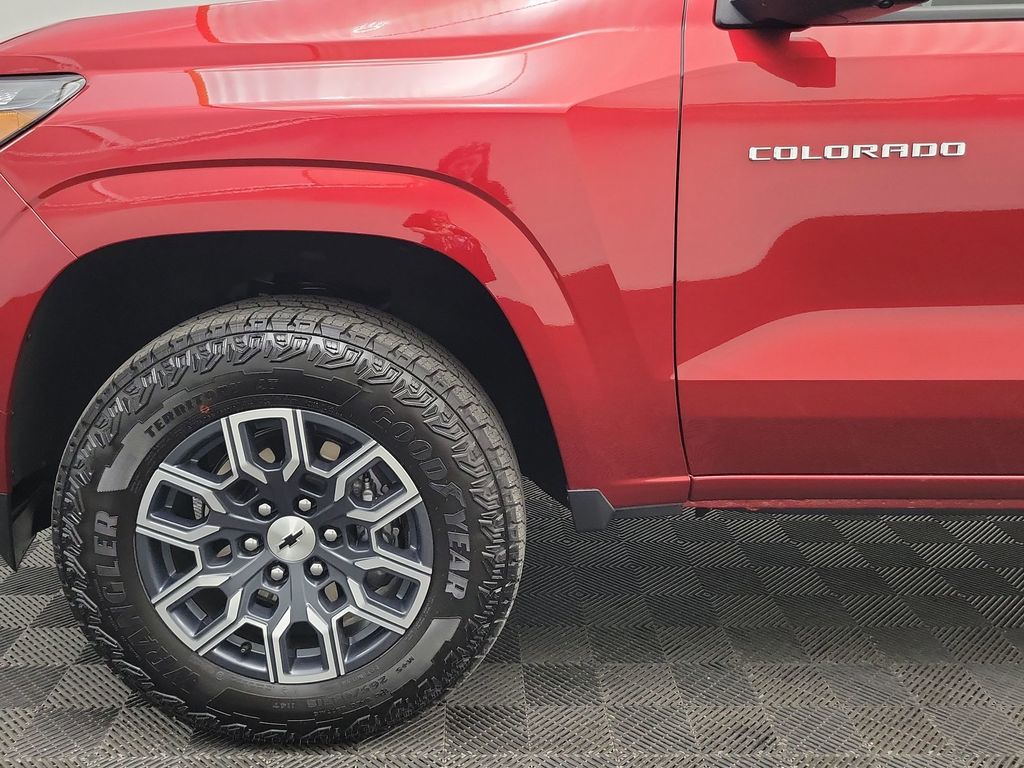 2025 Chevrolet Colorado Z71 photo 9