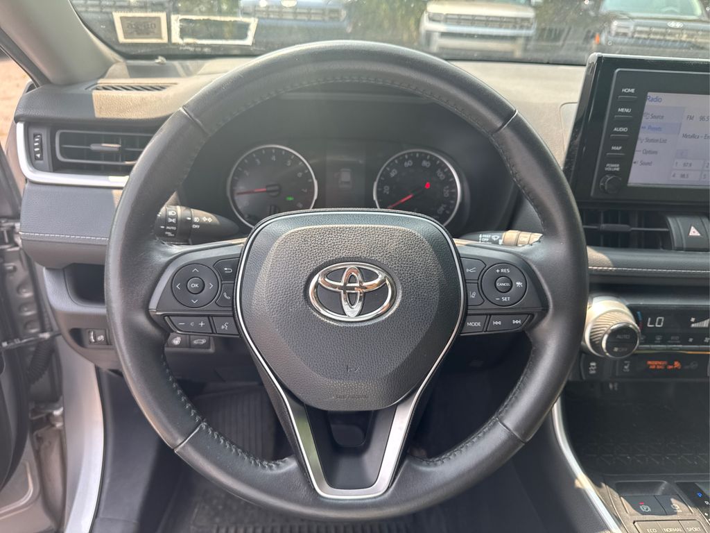 2019 Toyota RAV4 XLE photo 28