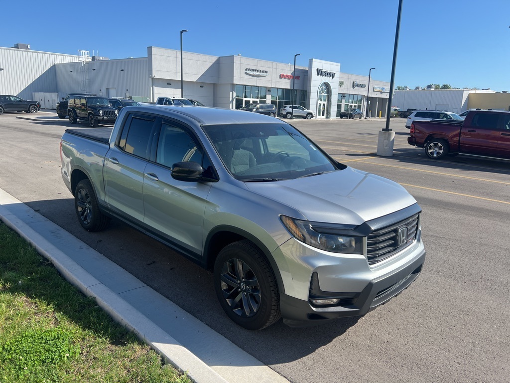 2021 Honda Ridgeline Sport photo 3