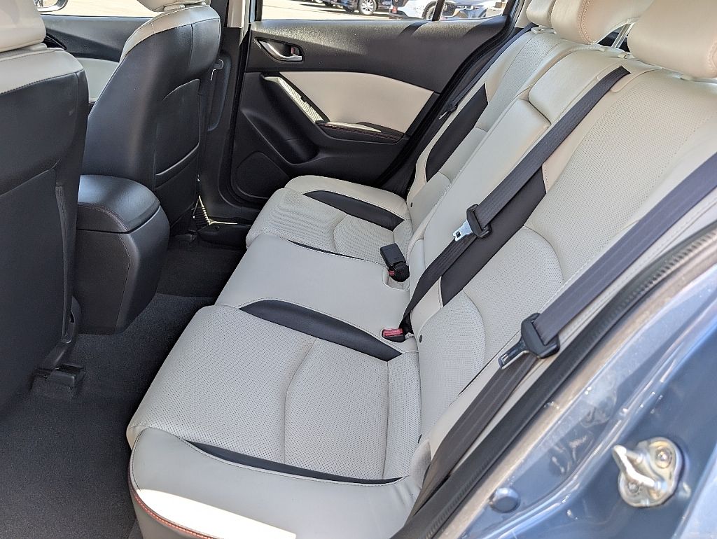 2015 Mazda Mazda3 s Grand Touring photo 16