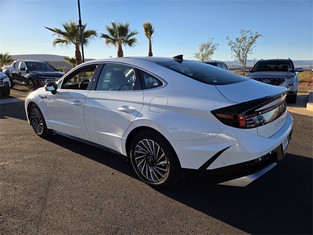 2026 Hyundai Sonata Hybrid Limited photo 4