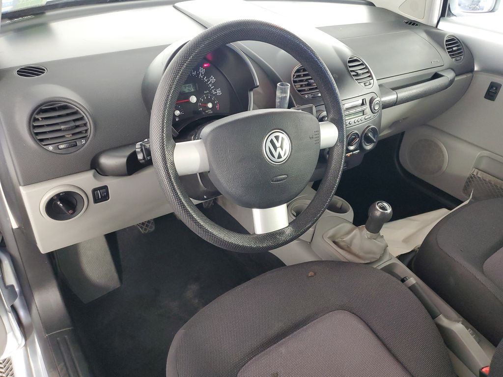 Used 2003  Volkswagen GL image 15