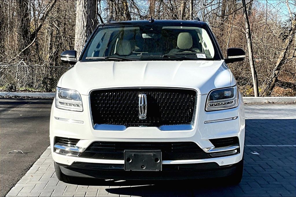 2021 Lincoln Navigator Black Label photo 3