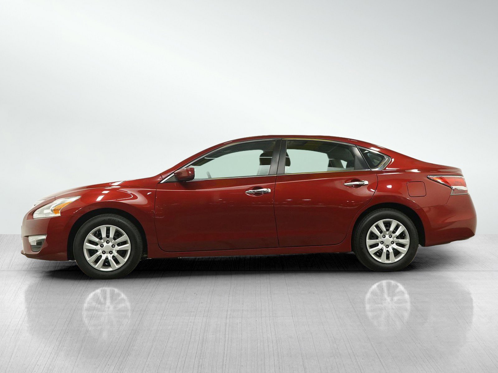Used 2014 Nissan Altima S with VIN 1N4AL3AP8EC422327 for sale in Wayzata, Minnesota