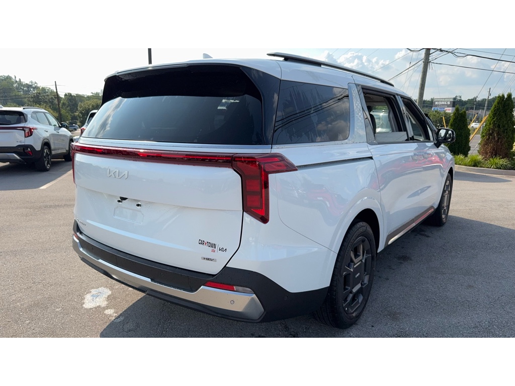 2026 Kia Carnival SX photo 3