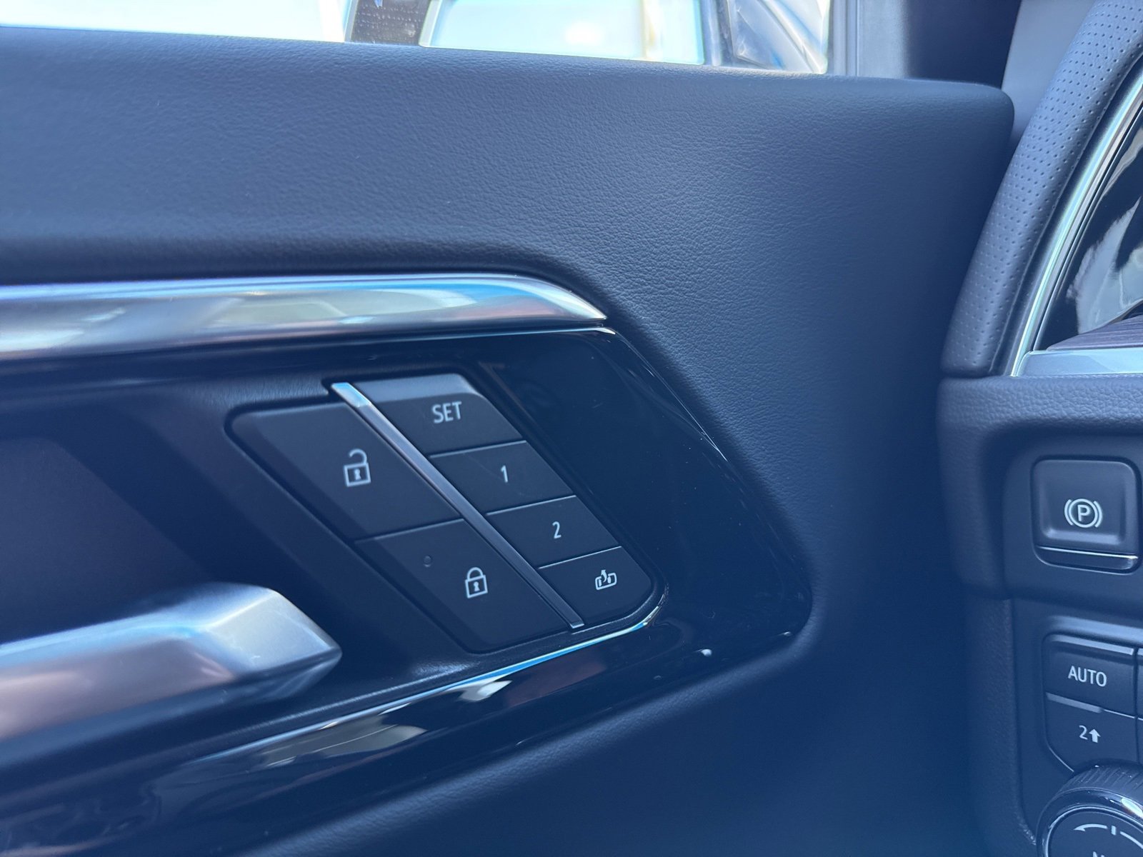 2025 Chevrolet Suburban Premier photo 37