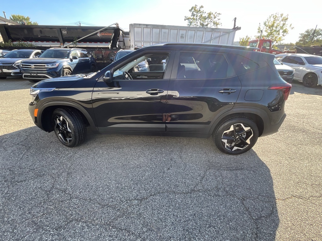 2025 Kia Seltos S photo 4