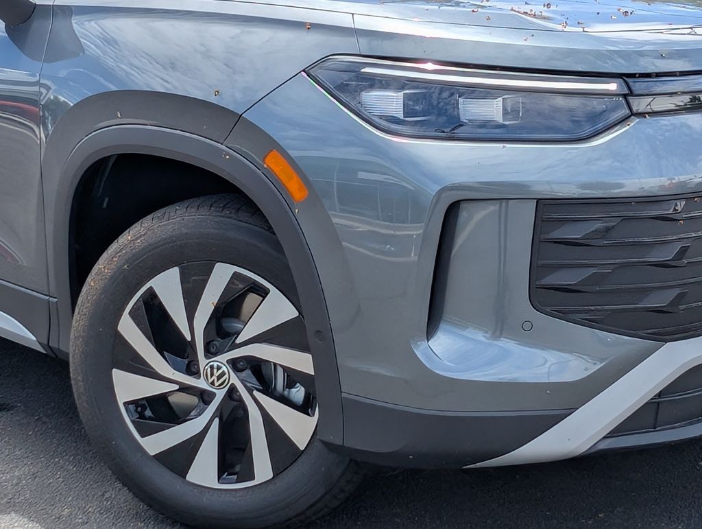 2025 Volkswagen Tiguan S photo 2