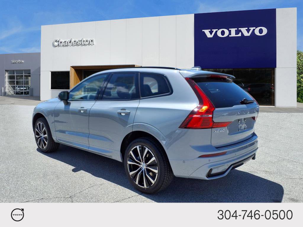 2025 Volvo XC60 Plus photo 5